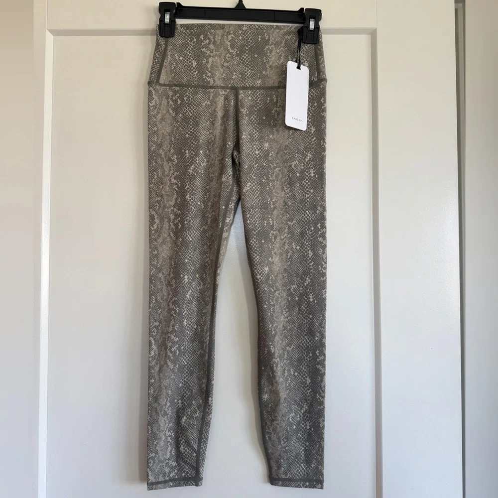 NWT Varley 25in leggings - size S